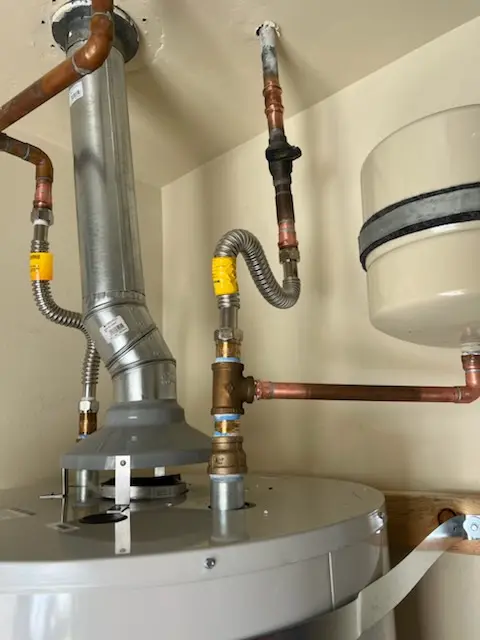 Water heater installation and plumbing repair in Magnolia Bluff
